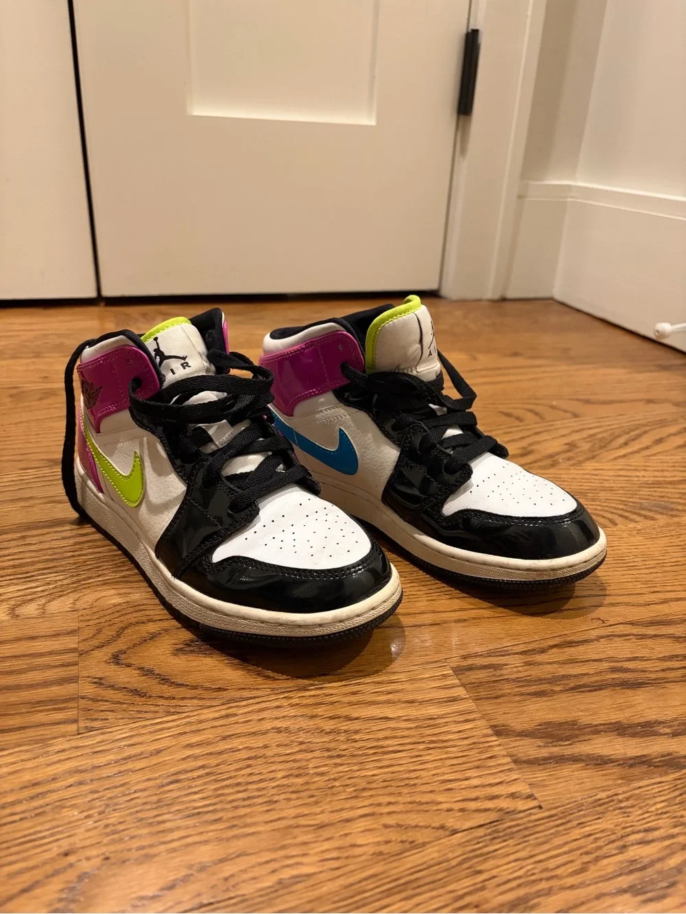 Nike Youth High-Top Sneakers in White, Black, Neon Green & Blue